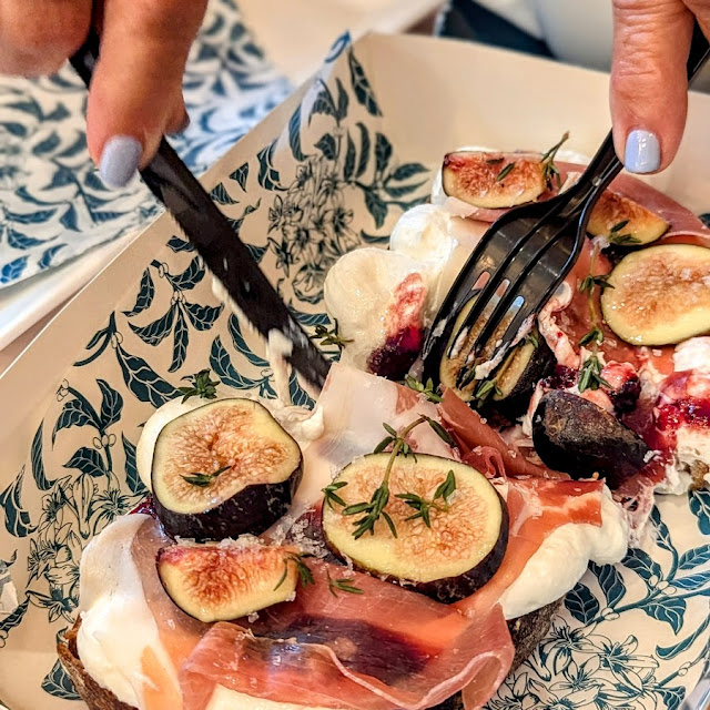 Fig Toast with Prosciutto Di Parma