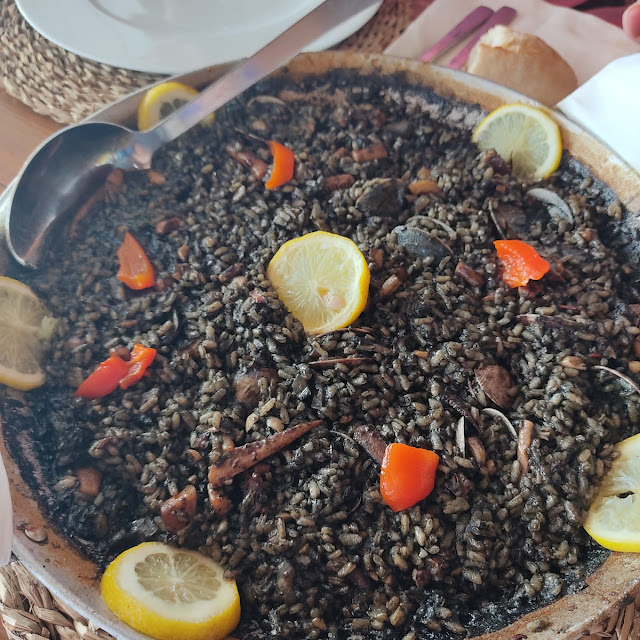 Arroz Negro Paella