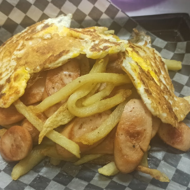 Montoncito Salchicha Huevo Y Papas