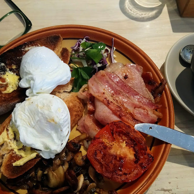 Eggs on Toast with Extras