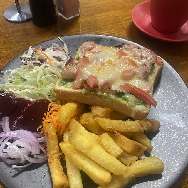Toasted Melt Chips and Salad