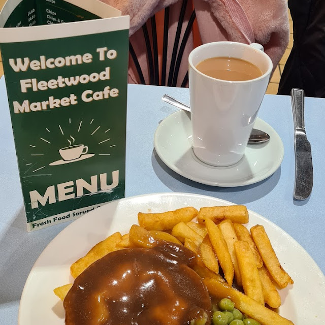 Potato Meat Pie with Chips Peas and Gravy