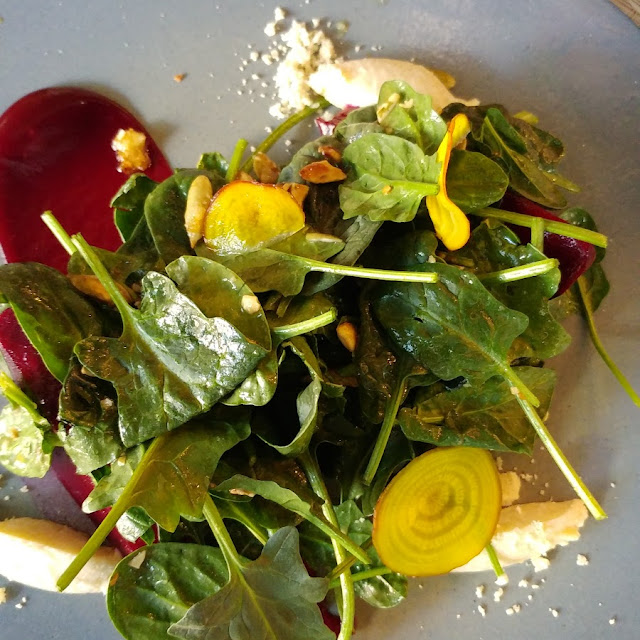 Ensalada de Arugula Y Flor de Calabaza