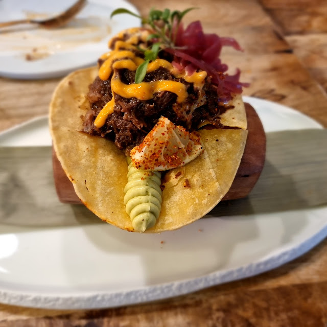 Taco de Carrillera de Ternera Chipotle Y Aguacate