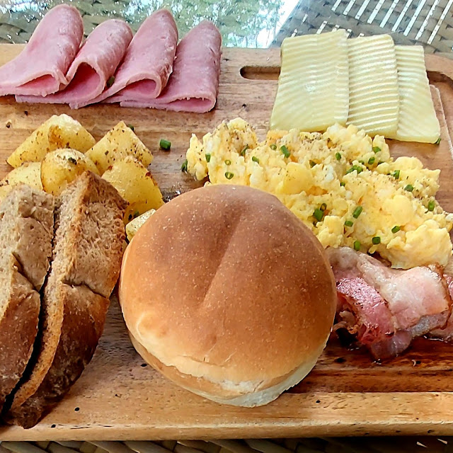 American Breakfast