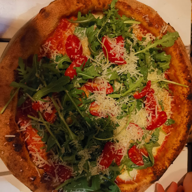 Pizza Rucola E Pomodorini