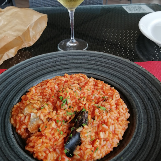 Spaghetti Vongole E Bottarga E Risotto Ai Frutti Di Mare