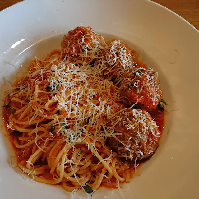 Spaghetti & Meatballs
