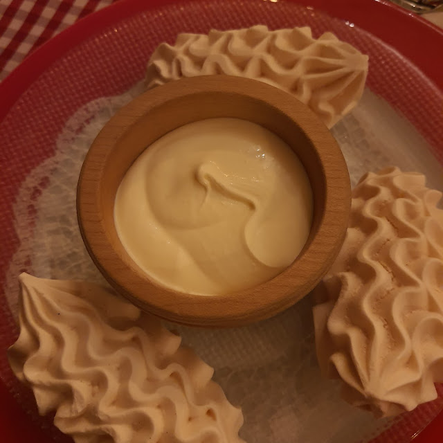 Meringue Double Cream