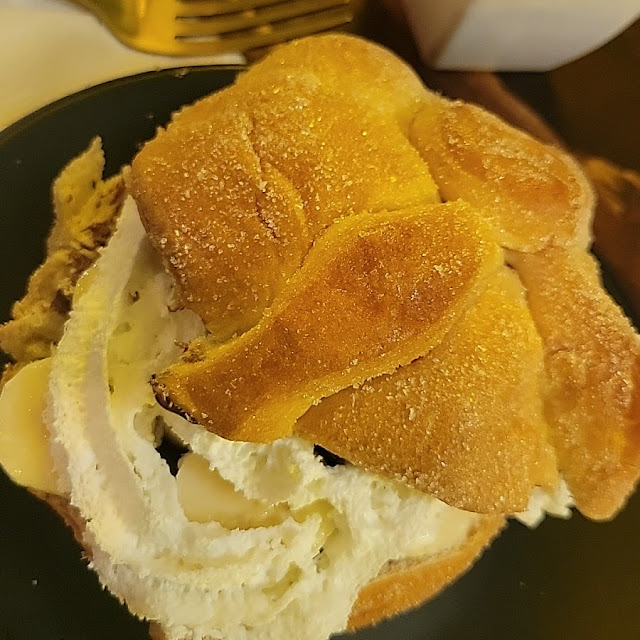 Pan de Muerto Relleno