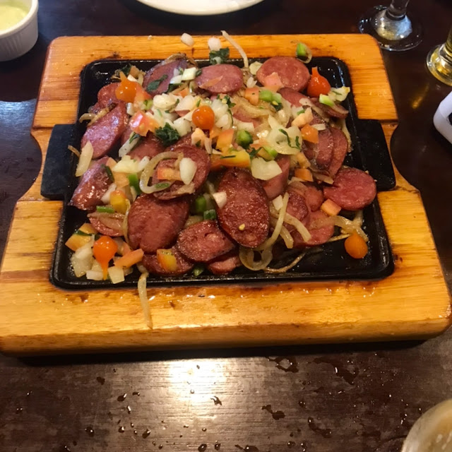 Linguiça Com Queijo E Pão