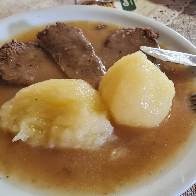 Klöße Mit Sauerbraten