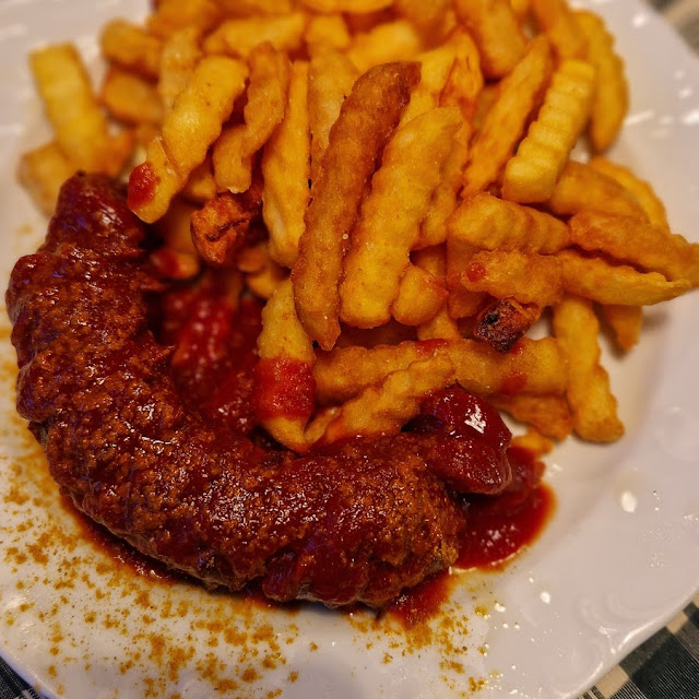 Currywurst Mit Pommes