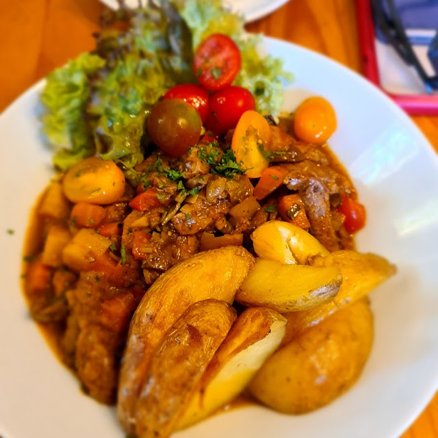 Veganes Gulasch