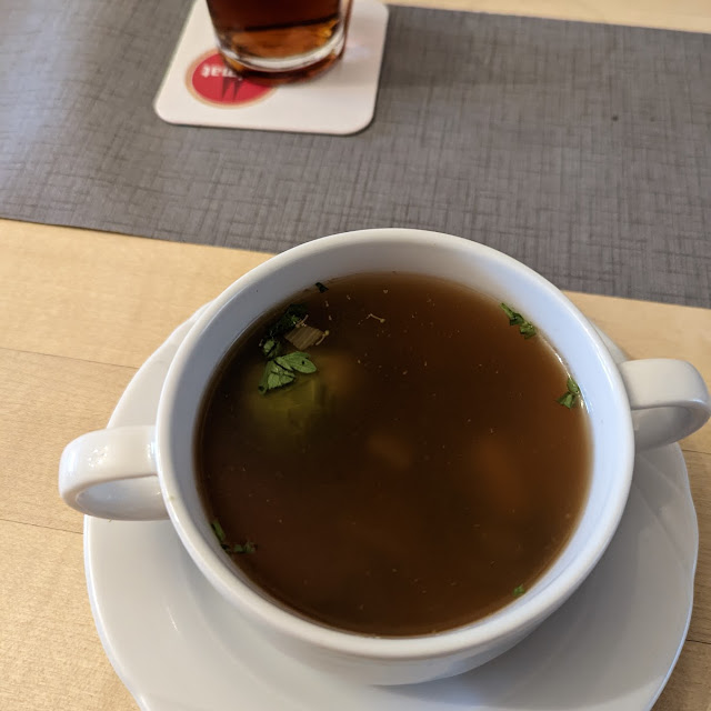 Gemüsehühnersuppe