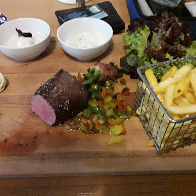 Hüftsteak Mit Friten