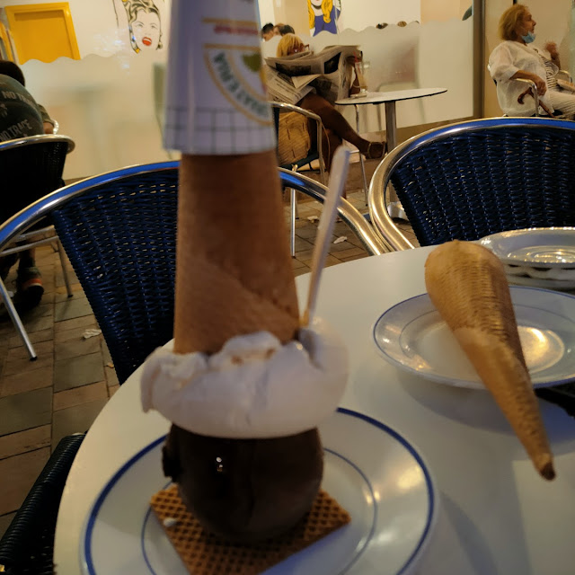 Ice Cream Dark and White Chocolate