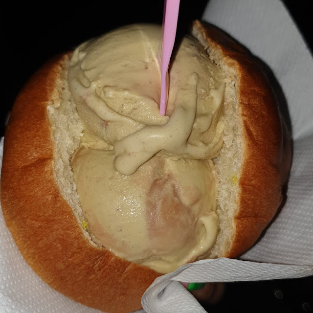 Brioche Con Gelato Al Pistacchio