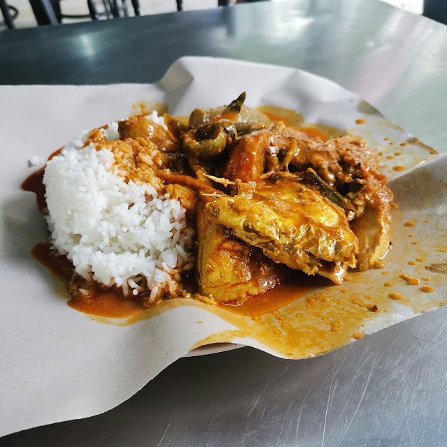 Nasi Dengan Kari Kepala Ikan