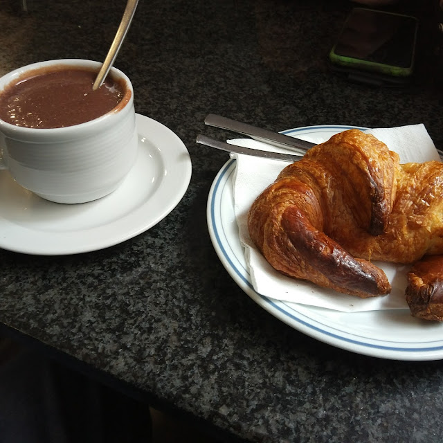 Chocolate Con Croissant