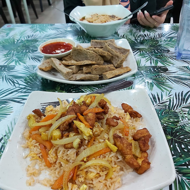 Nasi Goreng Ayam Kunyit