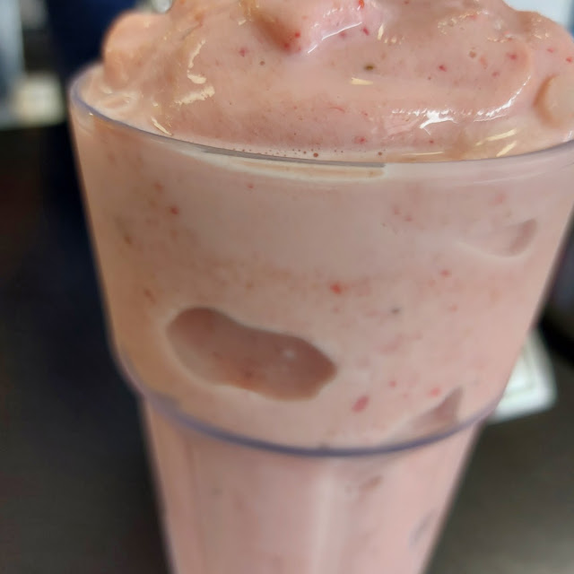 Banana and Strawberry Smoothie