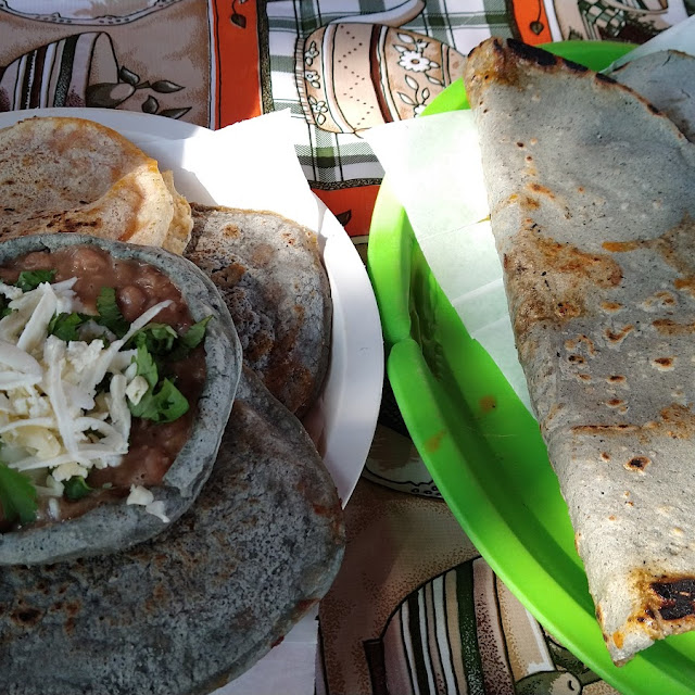 Gorditas Sopes Y Quesadillas de Maíz Azul