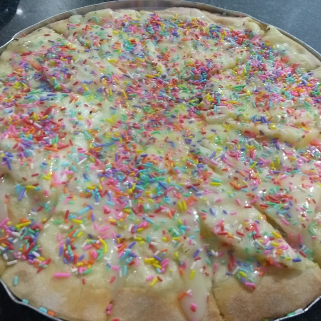 Pizza de Abacaxi Com Confetes