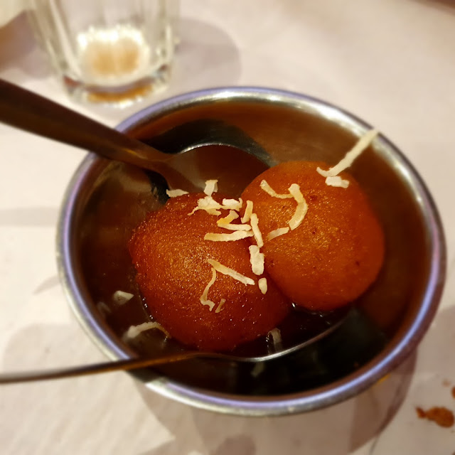Gulab Jamun Contains Gluten 2 pcs