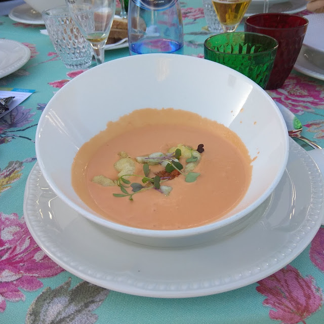 Salmorejo Con Erizo de Mar Y Marinco