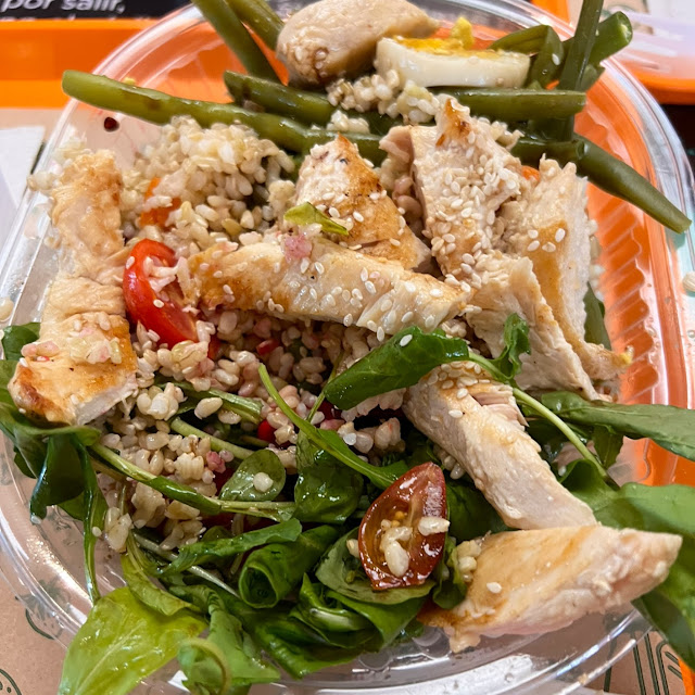 Pollo Con Ensalada