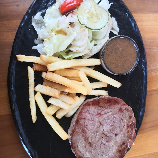 Rib Eye Steak with Shallot Sauce