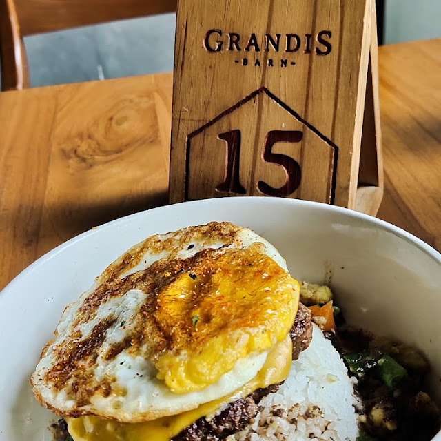 Loco Moco Hawaiian