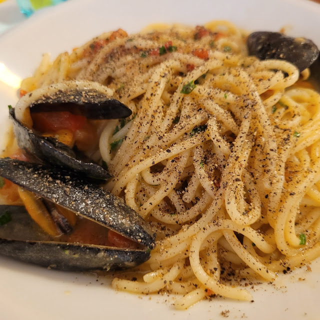 Spaghetto Con Cozze E Crema Di Piselli