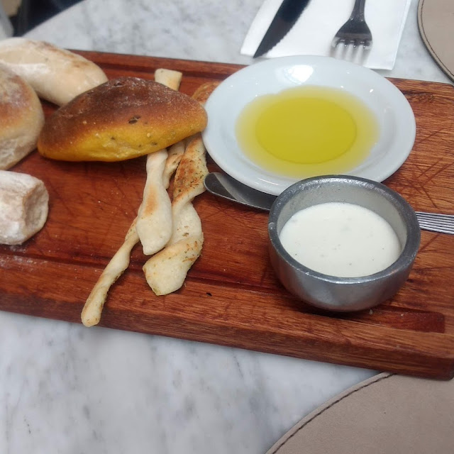 Aceite de Oliva Tibia Extra Virgen Con Panificados