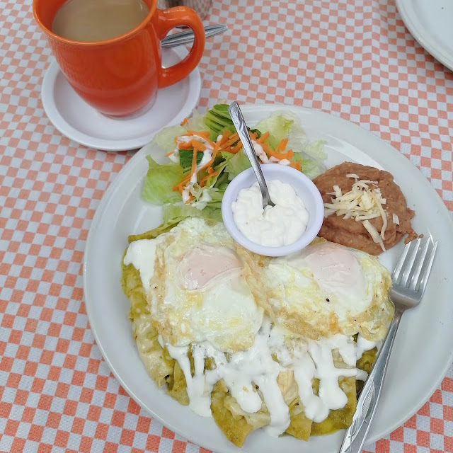 Chilaquiles Verdes Con Huevo