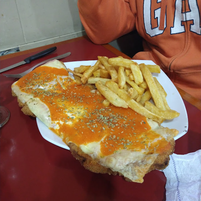 Milanesa A la Napolitana Con Fritas