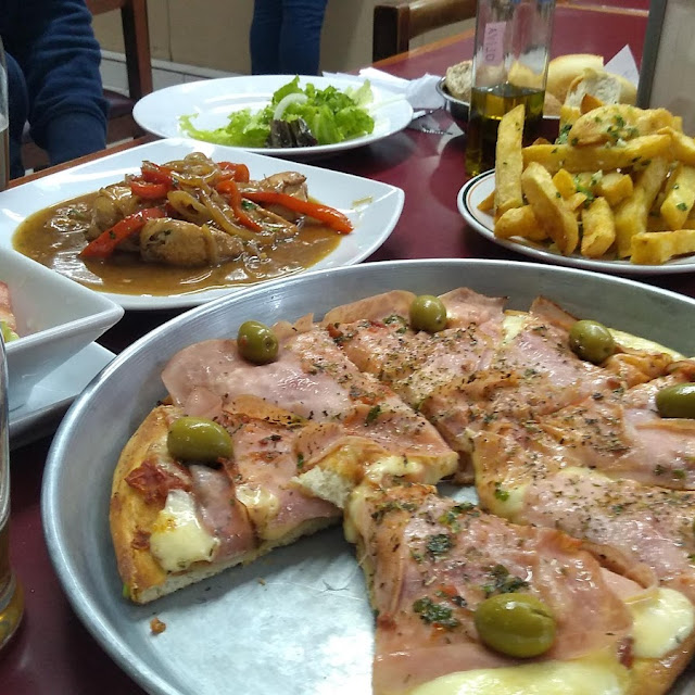 Pizza de Jamón Y Pollo Al Ajillo