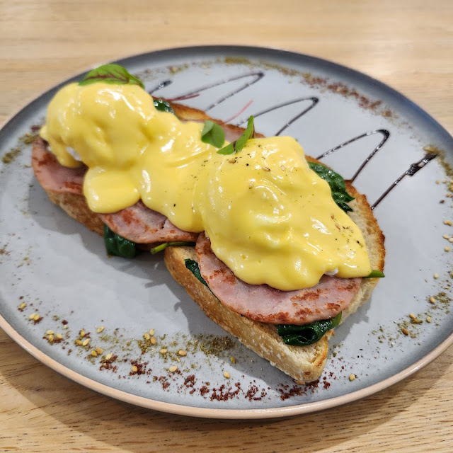 Eggs Benedict