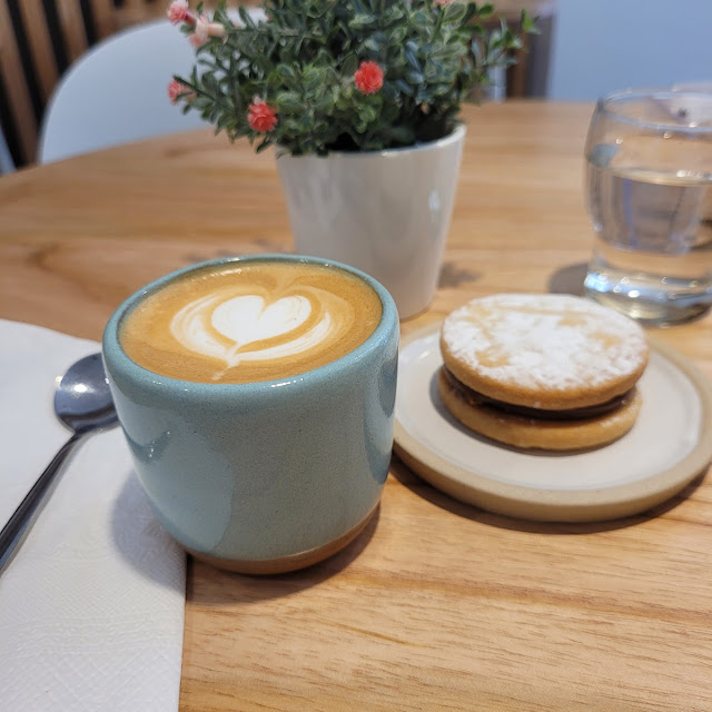 Café Con Alfajor