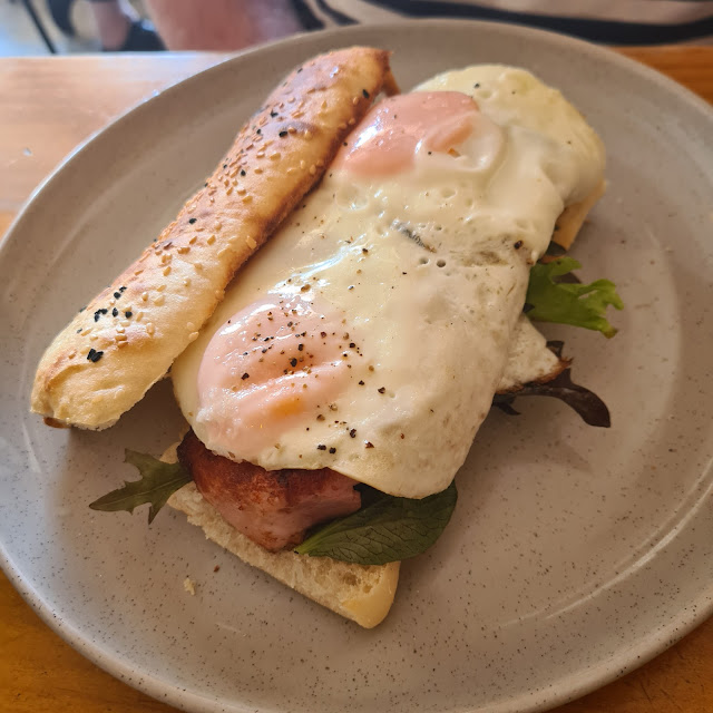 Bacon and Egg Roll
