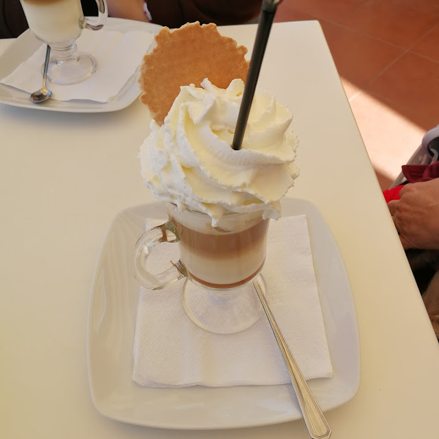 Café Con Leche Con Nata Montada
