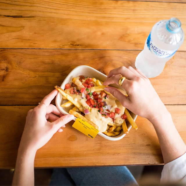 Spicy Cheese Fries with Water