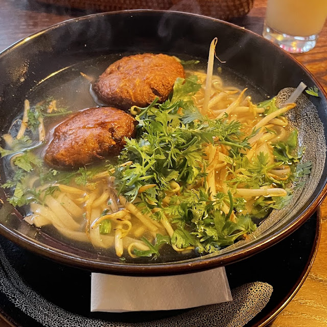 74 Pho Mit Jackfruit-frikadellen