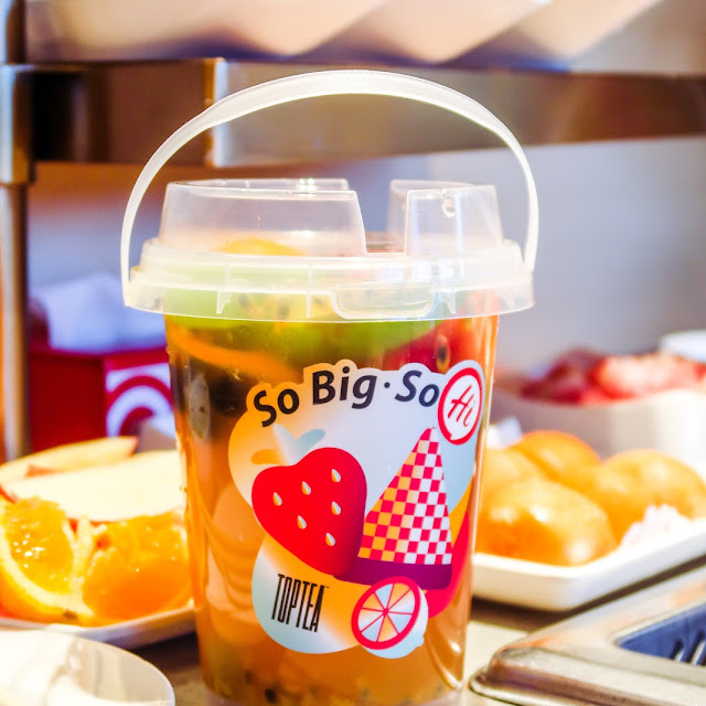 Oolong Sweet Ice Jelly with Fruits