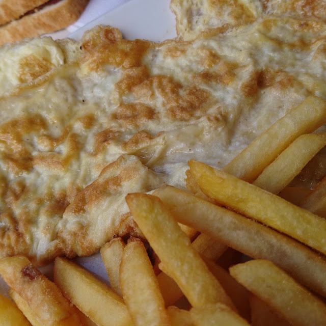 Plain Omelette and Chips