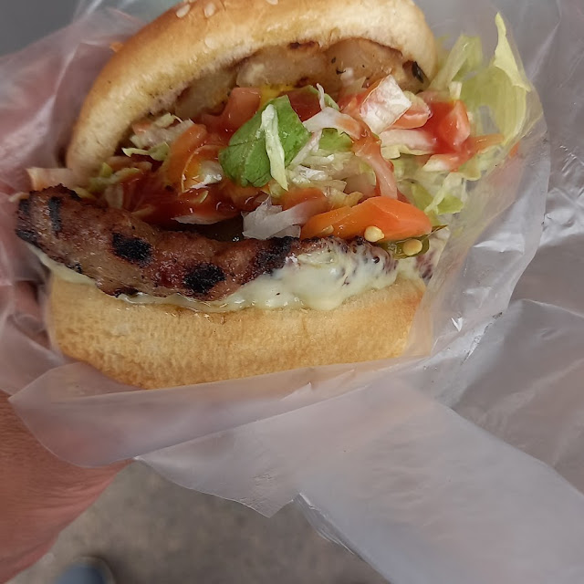 Hamburguesa Con Piña Y Queso