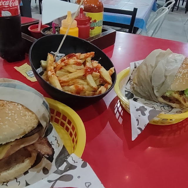 Hamburguesa Hawaiana Con Tocino
