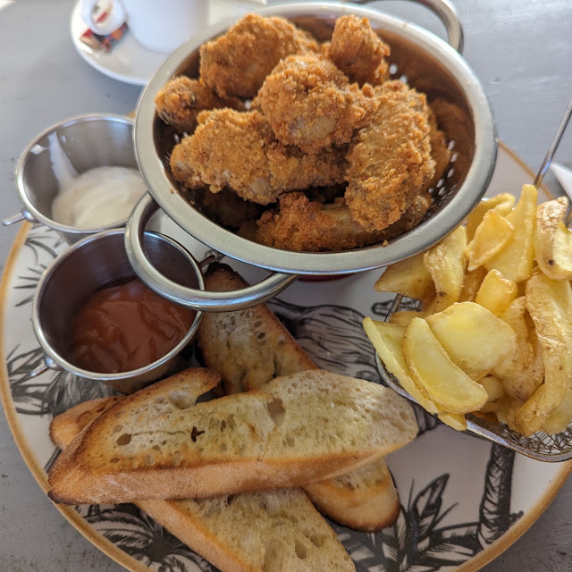 Chicken Wings with Wedges