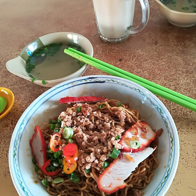 Dark Sauce Kolo Mee